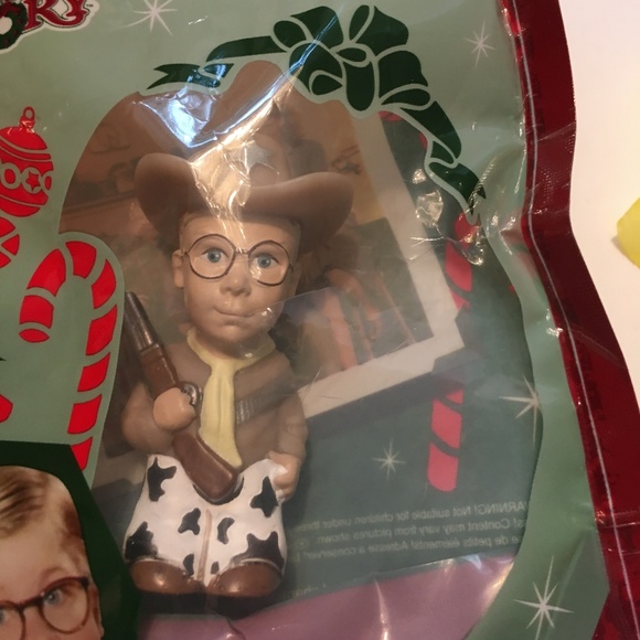 Yubi Christmas Story Set of 4 Small Figurines - Picture 4 of 6